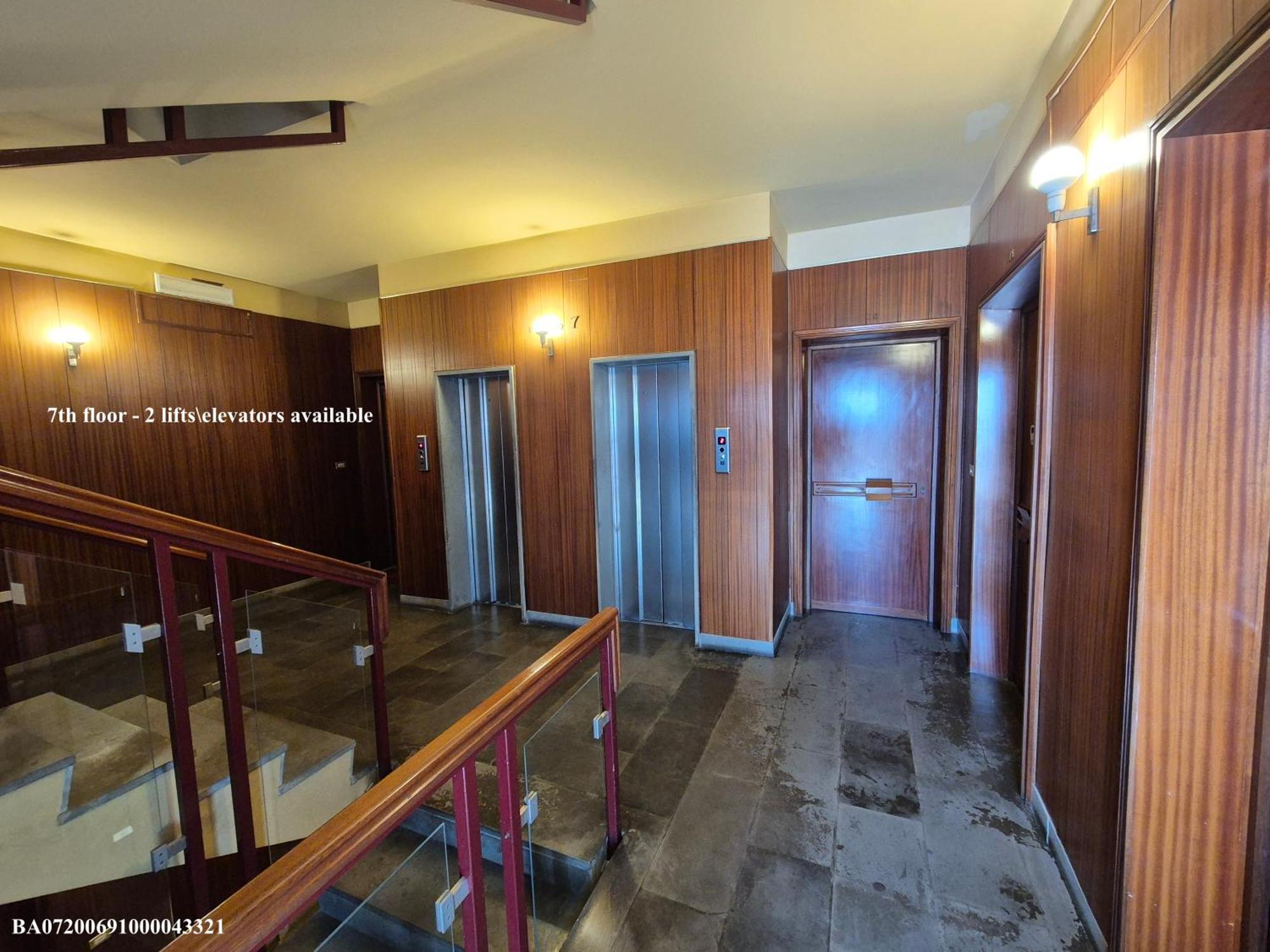 Front - 3 Bedrooms Apartment Bari