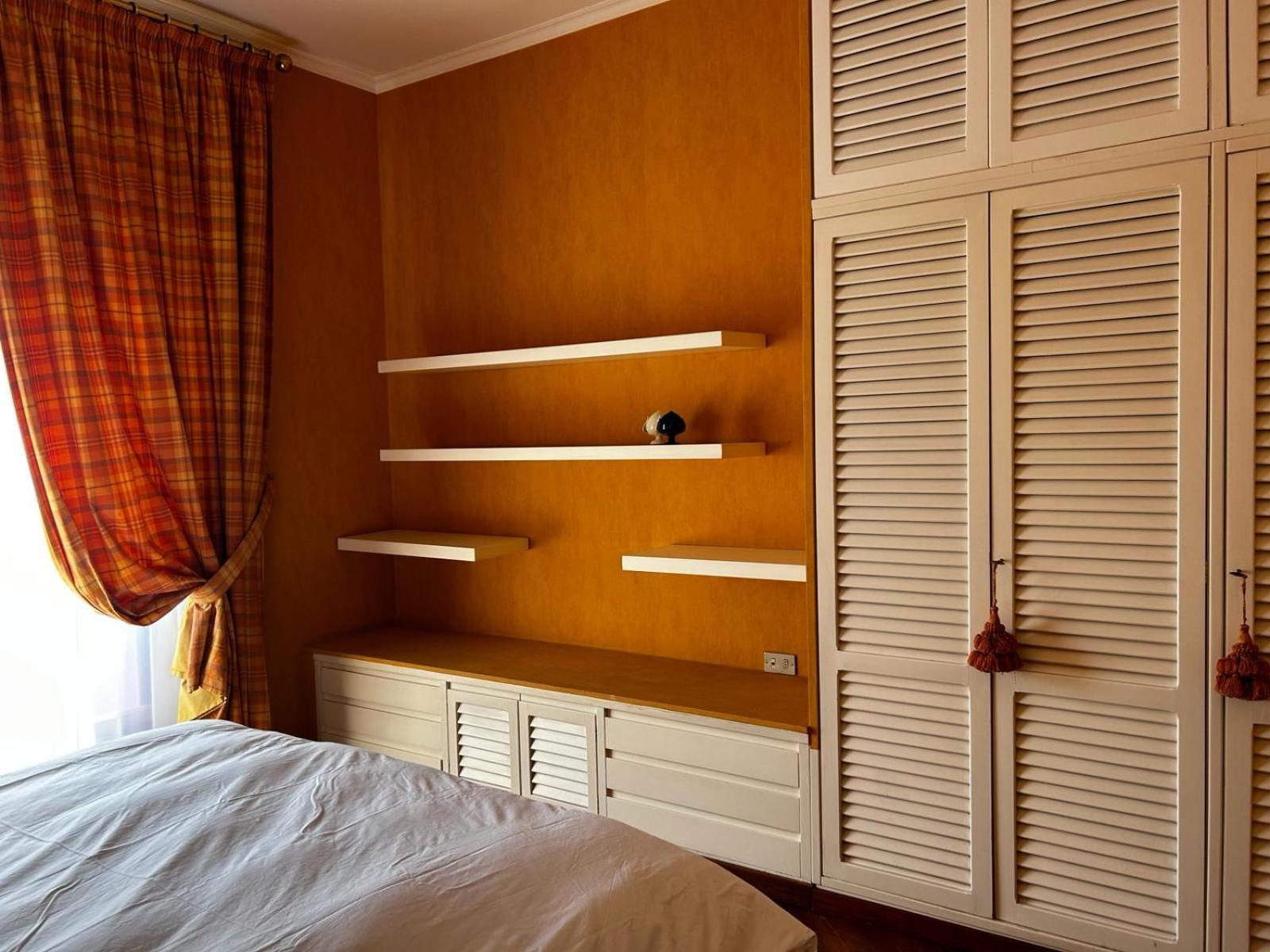 Front - 3 Bedrooms Appartamento Bari