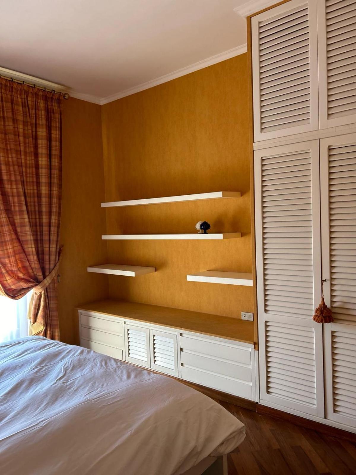 Front - 3 Bedrooms Appartamento *